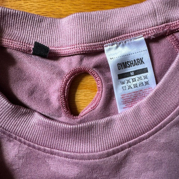Pink Gymnshark fitted crop top with a boob pump and back design size medium - Picture 2 of 8